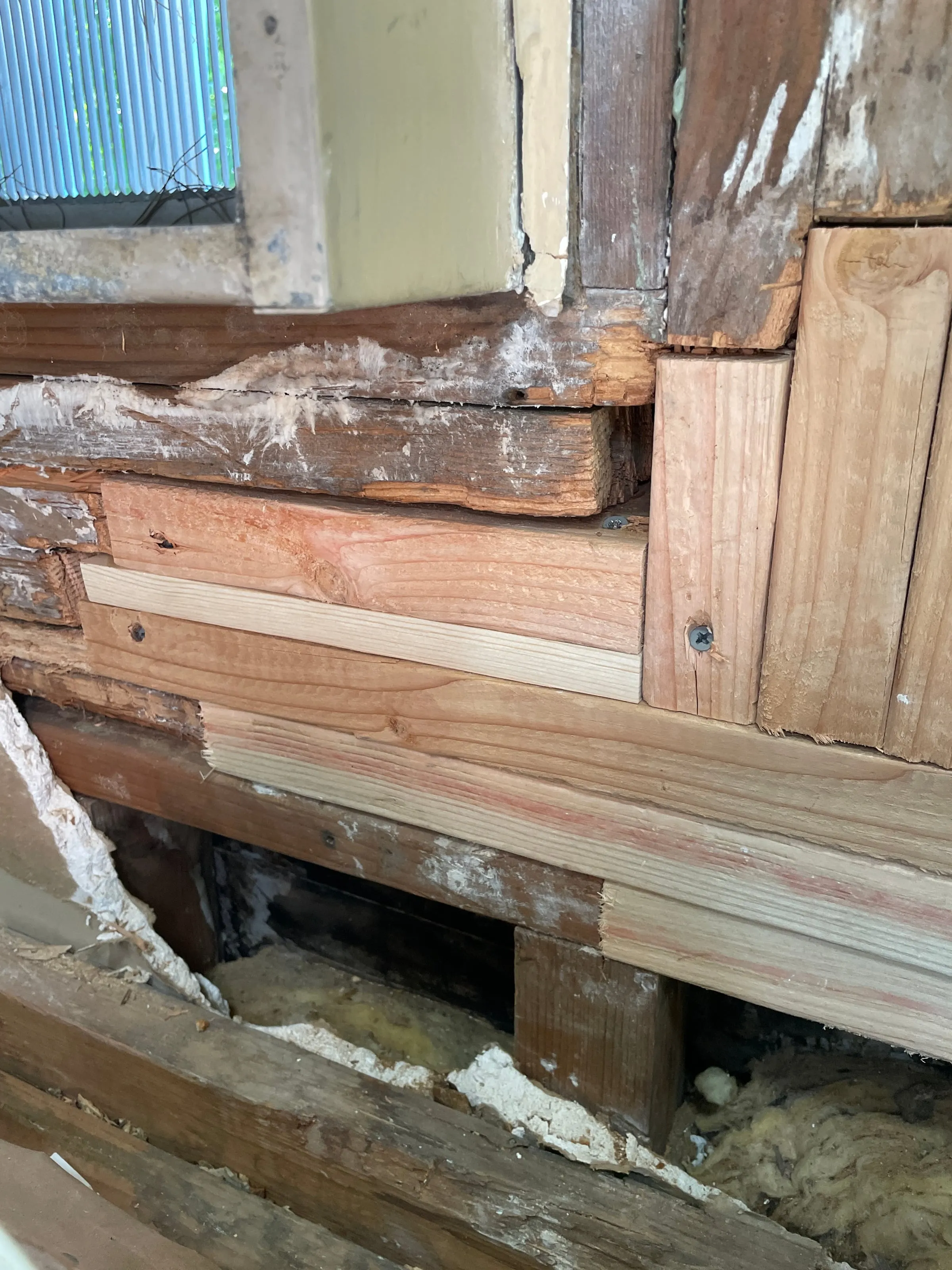 室内腐朽墙体修复