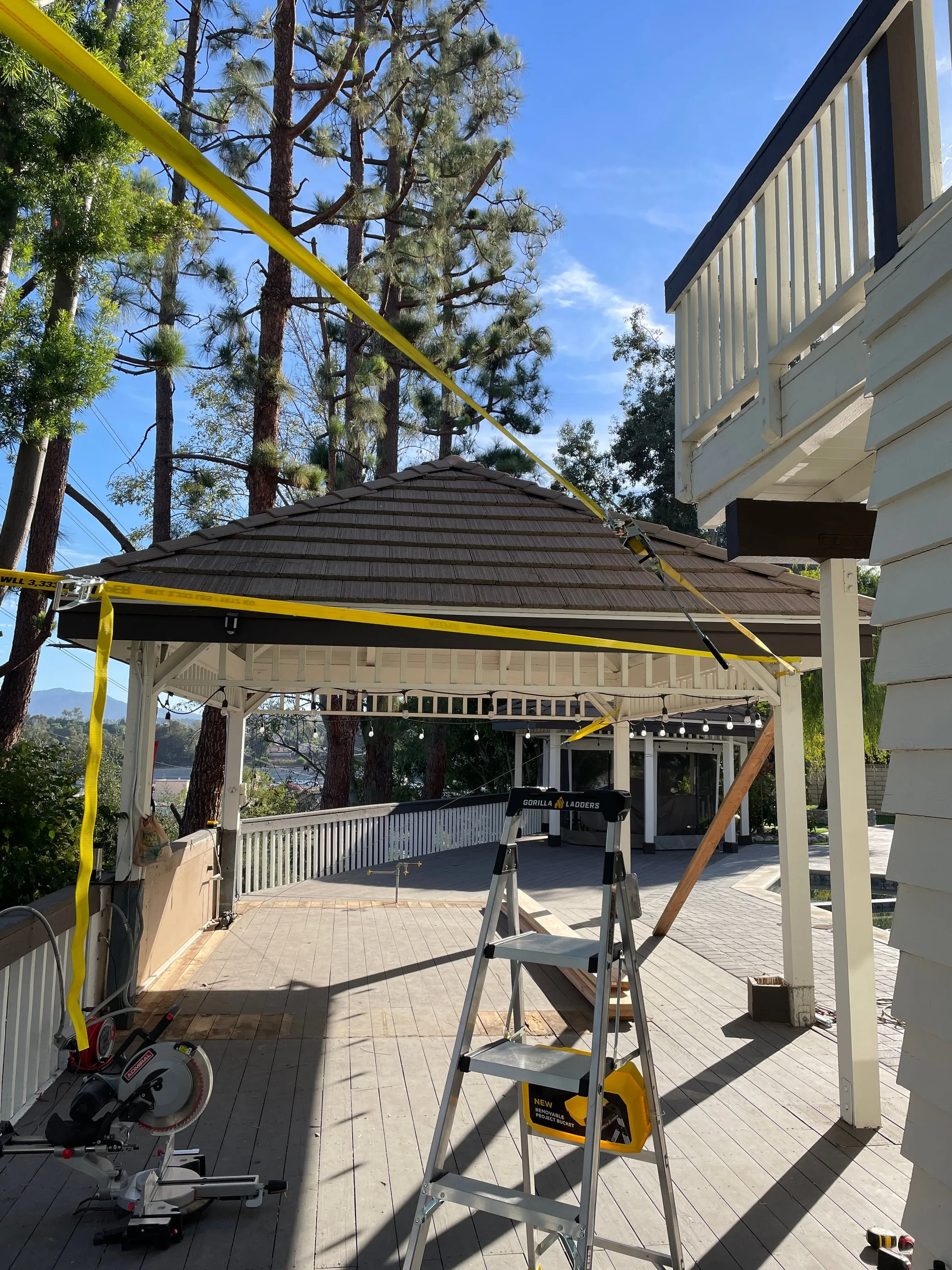 施工中 — 八角顶结构加固