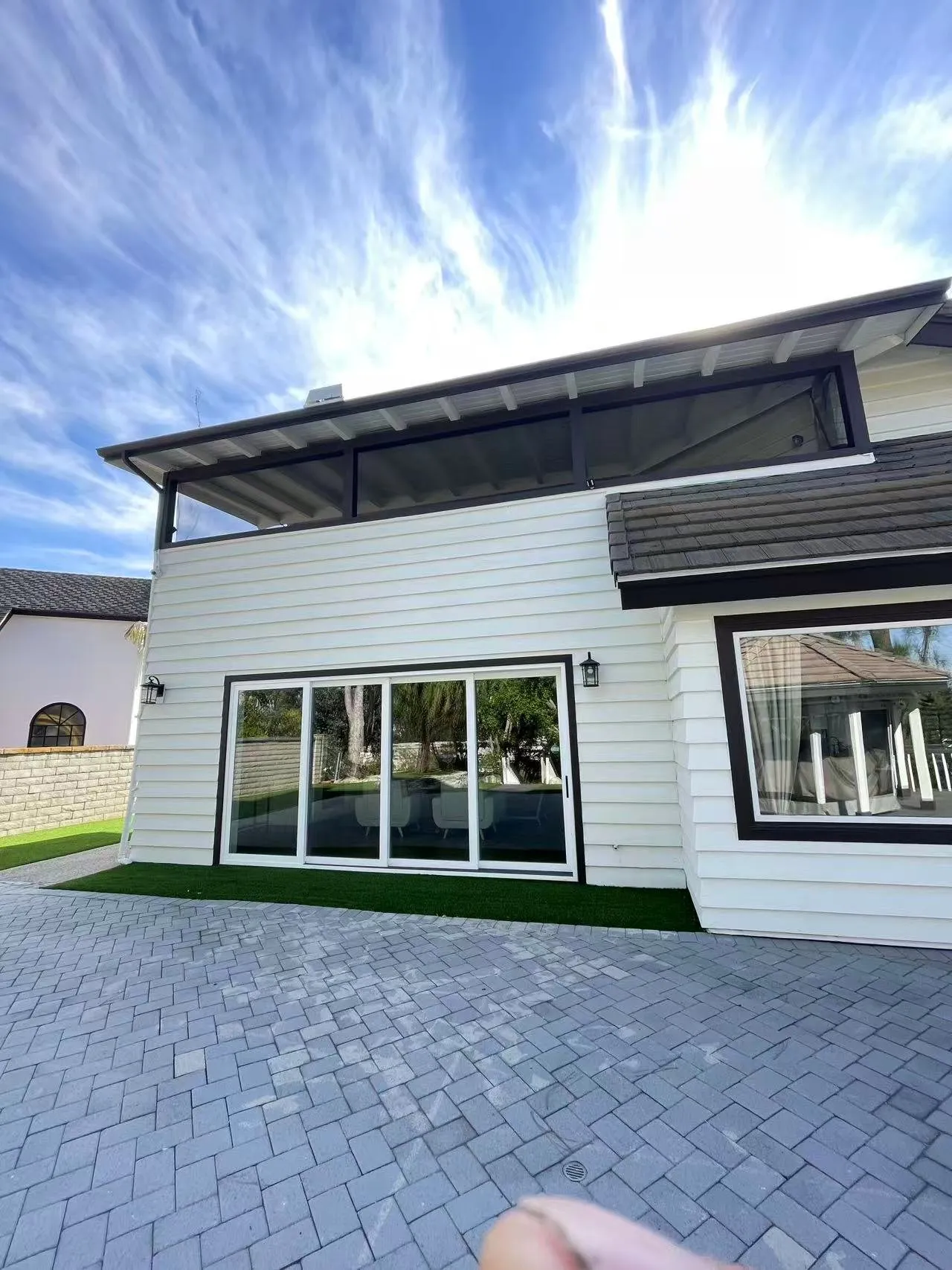 外墙翻新与推拉门安装